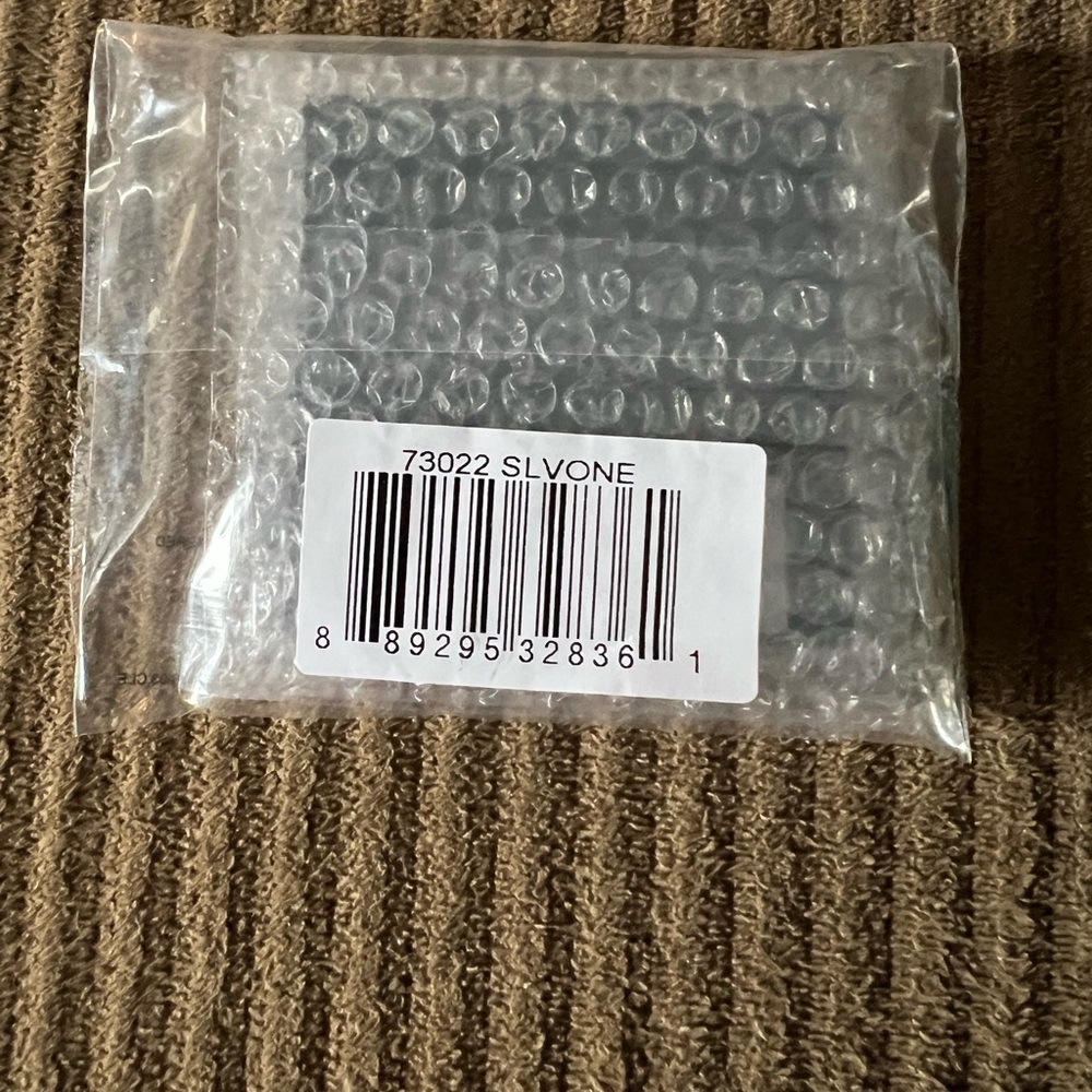 Coach Hoop Earrings nwt in packaging - Picture 3 of 3
